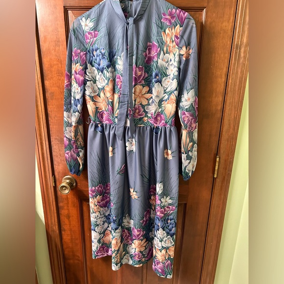 BOSTON MAID VTG 80s Pretty floral dress w/semi sheer sleeves. Size 10 - Picture 2 of 11